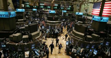 stock-market-news-live-updates:-stocks-end-week-on-4-day-win-streak,-dow-closes-above-35k-–-yahoo-finance