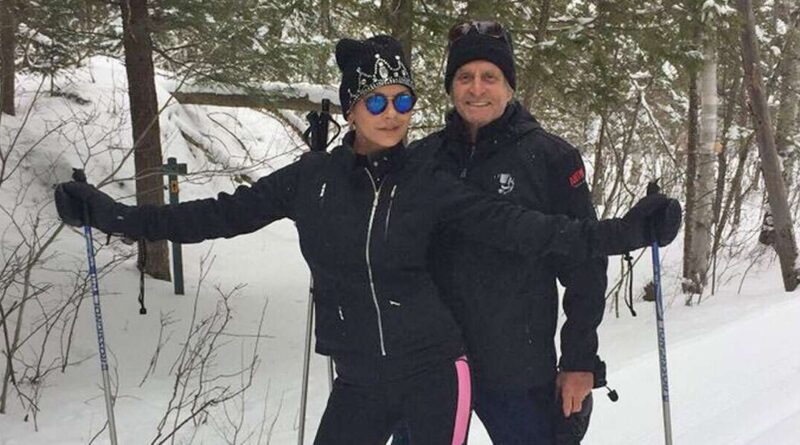 catherine-zeta-jones-jokes-she-could-‘go-for-the-gold-in-skiing’-in-sporty-photo-with-michael-douglas-–-people