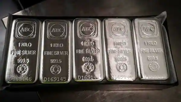 mcx-silver:-why-motilal-oswal-sees-potential-of-huge-price-gain-–-mint