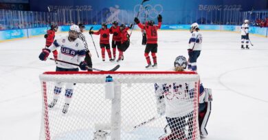 us-women’s-hockey-team-falls-to-canada-in-gold-medal-game,-settles-for-silver-at-beijing-winter-olympics-–-usa-today